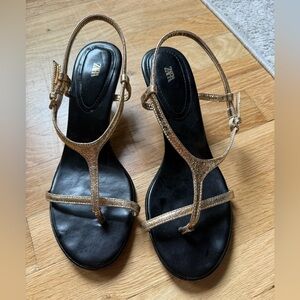 Zara Women's Metallic Gold and Black Sandals